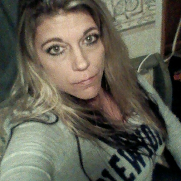 Meet your Posher, Elizabeth - Picture 1 of 1